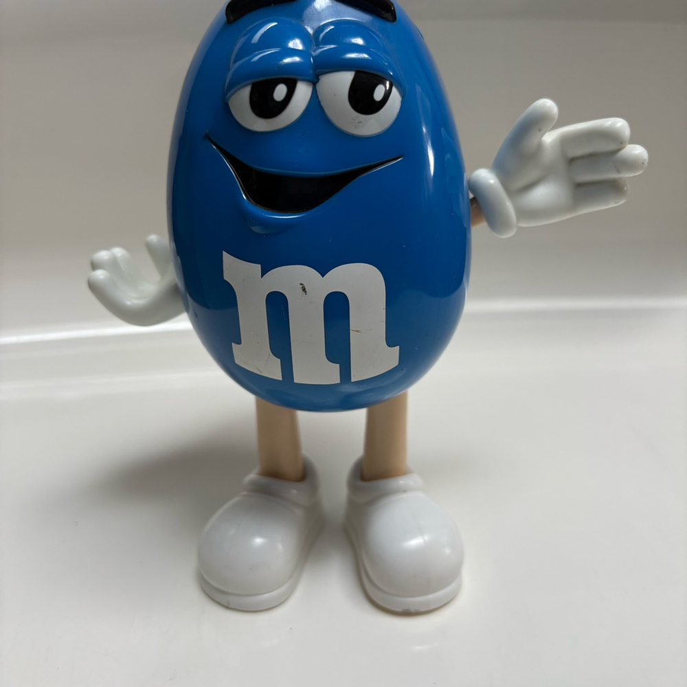 M&M Blue M&M Vintage Candy Dispenser 6.5\" Oddzon Hasbro 1999